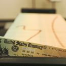 ¿Qué probabilidades existen de que el cheque de estímulo económico aumente a $2,000?