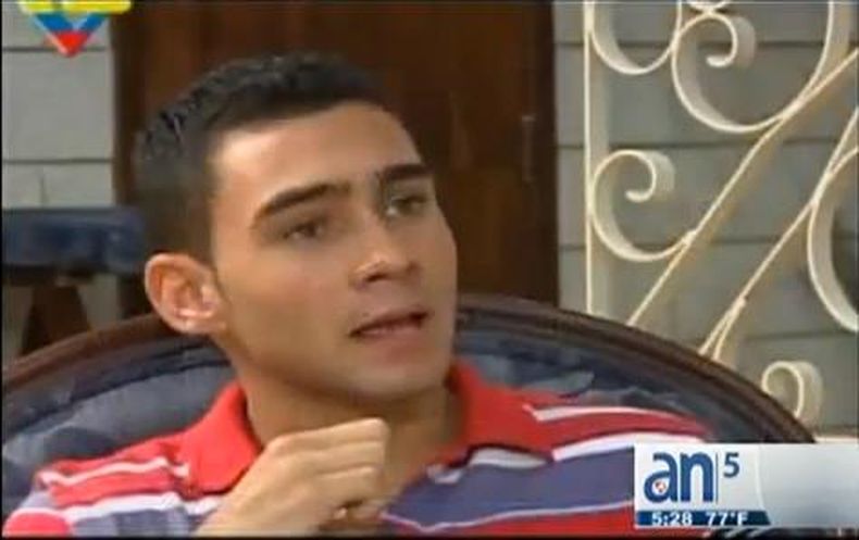 Exiliados y familiares de Elián González reaccionaron hoy a sus polémicas declaraciones en las que alaba a Fidel Castro, a quien considera su dios.