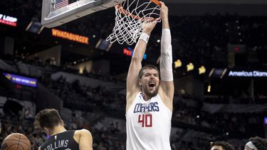 Clippers vencen a Spurs e hilan 3ra victoria