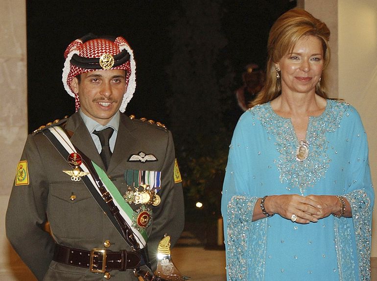 Rey jordano hace pública su desavenencia con medio hermano