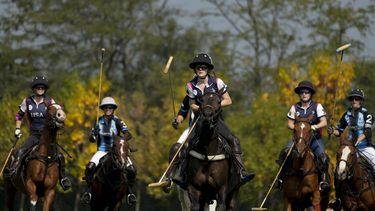 Mujeres juegan primer mundial de polo en Argentina