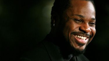 ARCHIVO - El actor Malcolm-Jamal Warner es visto en la alfombra roja del Premio Mark Twain de Humor Estadounidense, en honor a Bill Cosby, en Washington, el 26 de octubre de 2009. (Foto AP/Jacquelyn Martin, archivo)