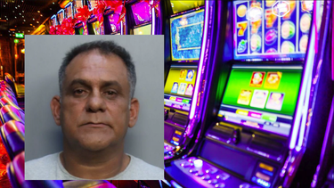 arrestan a un cubano acusado de golpear una maquina de juego en el casino los miccosukee
