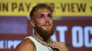 ARCHIVO - Jake Paul habla durante una rueda de prensa, el 12 de septiembre de 2022, en Los Ángeles. (AP Foto/Ashley Landis)