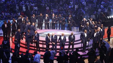 NBA rinde tributo a máximas figuras en 75 años de historia