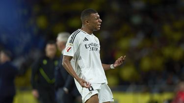 Kylian Mbappé del Real Madrid durante el partido contra Las Palmas en la Liga española, el jueves 29 de agosto de 2024, en Las Palmas. (AP Foto/Gabriel Jiménez)