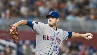 Pitchers sacan a Mets de sótano divisional dominando a Miami