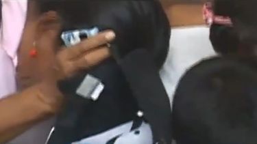 americateve | Sigue provocando reacciones la muerte de unos 38 reclusos en venezuela tras un envenenamiento masivo.  El gobierno de maduro busca silenciar el caso para evitar una nueva crisis carcelaria.