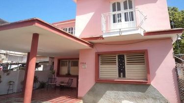americateve | Teóricamente  tendría que reunir 694 años de salario íntegro para poder pagar una vivienda  en La Habana.