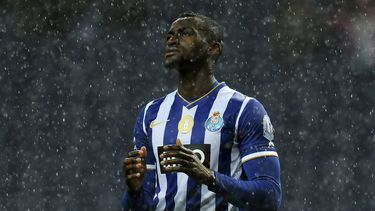 americateve | El jugador colombiano del Porto, Jackson Mart&iacute;nez, gesticula en un partido contra Pacos Ferreira en la liga portuguesa el domingo, 9 de febrero de 2014, en Porto, Portugal. (AP Photo/Paulo Duarte)