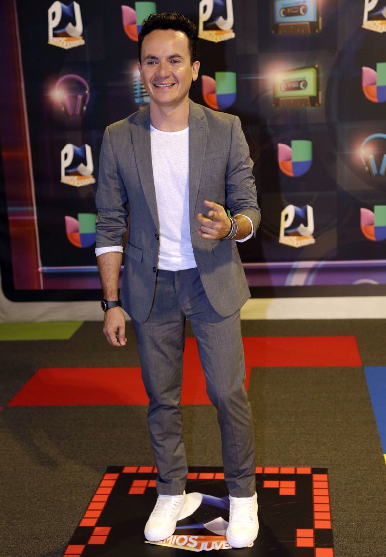 ESP-TEL_PREMIOS_JUVENTUD-0.jpg