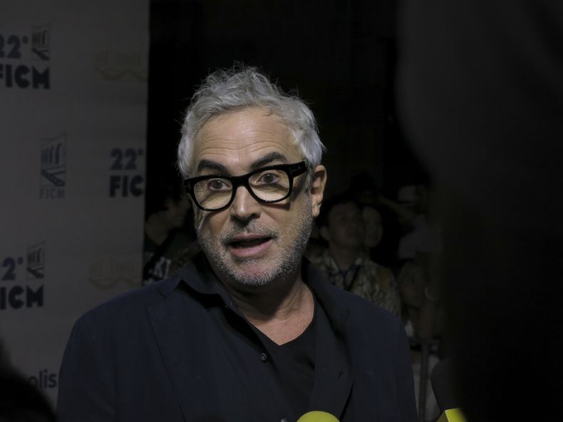 El director Alfonso Cuarón llega a la alfombra roja para una proyección especial de la serie Disclaimer en el Festival Internacional de Cine de Morelia, el jueves 24 de octubre de 2024, en Morelia, México. (Foto AP/Berenice Bautista)