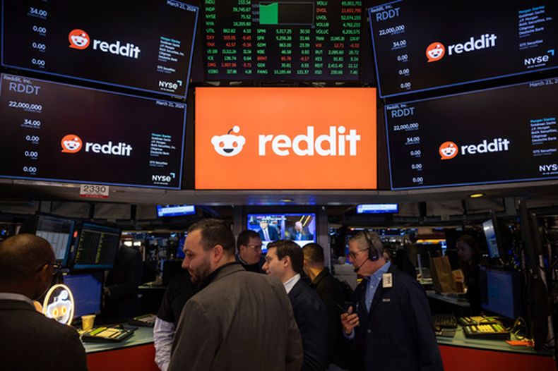 El logo de Reddit en la Bolsa de Valores de Nueva York el 21 de marzo del 2024. (AP foto/Yuki Iwamura)