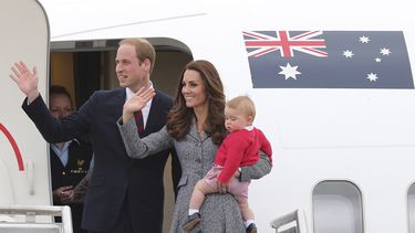 Pareja real británica concluye visita a Australia