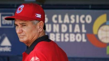 higinio velez: se esta negociando para insertar a peloteros cubanos de grandes ligas en el equipo cuba