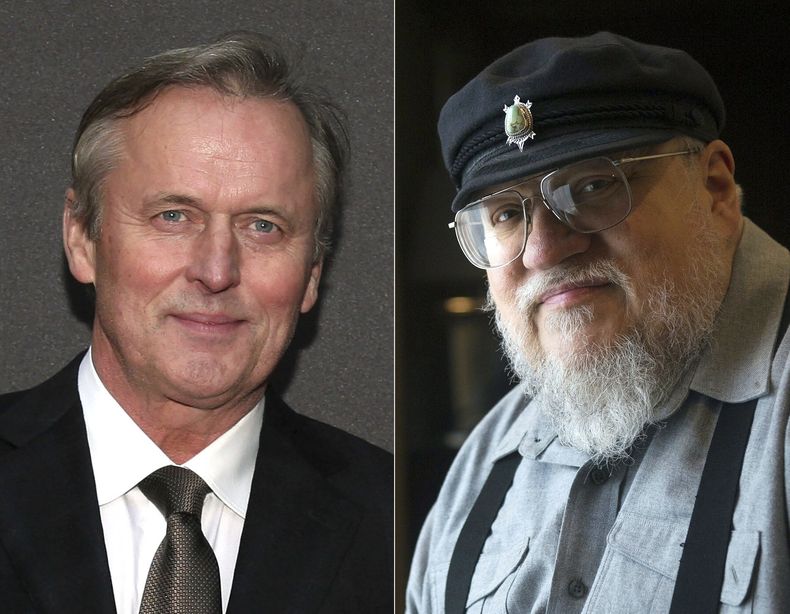 El autor John Grisham en la noche inaugural de A Time To Kill en Broadway en Nueva York el 20 de octubre de 2013, izquierda, y el autor R.R. Martin en Toronto el 12 de marzo de 2012. John Grisham y Martin son algunos de los 17 autores que demandaron a OpenAI por “robo sistemático a escala masiva”, en la más reciente de una ola de acciones legales por parte de escritores consternados porque los programas de inteligencia artificial utilizan sus obras protegidas por derechos de autor sin autorización. (Foto AP)
