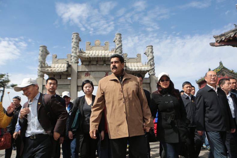 viajes de maduro.jpg