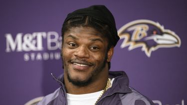 Lamar Jackson se disculpa por tuit vulgar hacia fanático