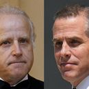 ARCHIVO - En esta imagen combinada aparece James Biden, hermano del presidente Joe Biden, el 13 de octubre de 2011, izquierda, y Hunter Biden, hijo del presidente Joe Biden, el 26 de jullio de 2023, derecha. (AP Foto/Archivo)