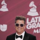Carlos Vives llega a la 25a entrega del Latin Grammy el jueves 14 de noviembre de 2024, en Miami. (Foto AP/Rebecca Blackwell)