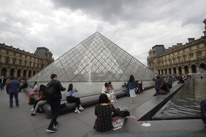 ESP-ART_FRANCIA-LOUVRE-0.jpg