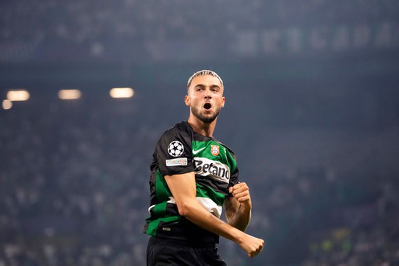 Zeno Debast, del Sporting, celebra después de anotar el segundo gol de su equipo durante el partido por la Liga de Campeones entre el Sporting CP y el Lille, el 17 de septiembre de 2024, en Lisboa. (AP Foto/Armando Franca, Archivo)