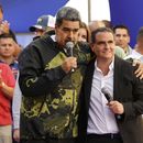 El entonces presidente venezolano Nicolás Maduro (izq) con Alex Saab en un evento en Caracas el 23 de enero del 2024. (AP foto/Jesus Vargas)
