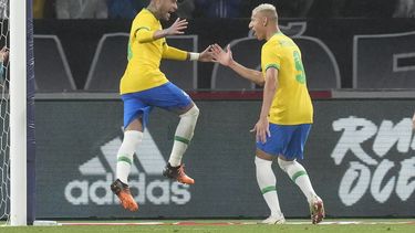 Neymar anota de penal y Brasil vence 1-0 a Japón en amistoso