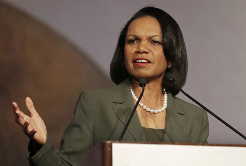 La exsecretaria de Estado norteamericana Condoleezza Rice habla durante una convenci&oacute;n del Partido Republicano en Burlingame, California, el 15 de marzo del 2014. Rice se retract&oacute; de dar el discurso de graduaci&oacute;n en la Universidad Rut