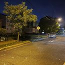 Una fotografía de la calle Meade después de que varias personas fueran baleadas la madrugada del miércoles 5 de julio de 2023, en Washington. (Luis Urbina/WJLA-TV via AP)