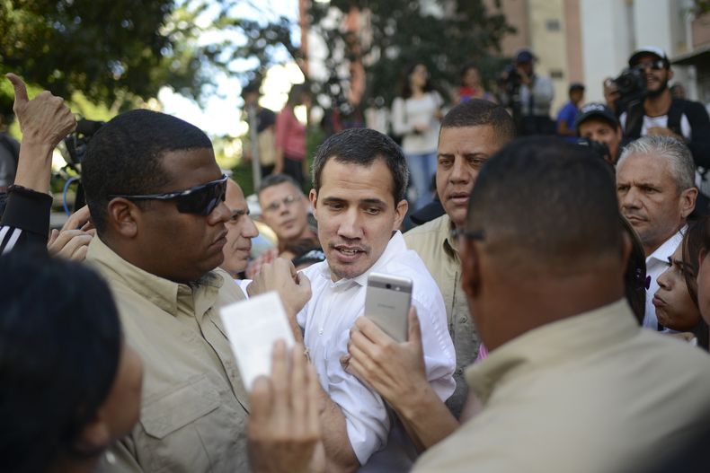 AMS-GEN_VENEZUELA-ASAMBLEAS_RIVALES-AP_EXPLICA-3.jpg