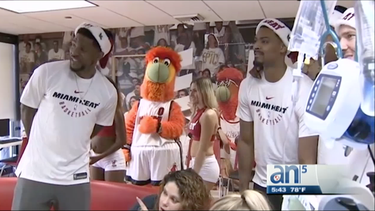 jugadores del heat comparten con pacientes del jackson memorial