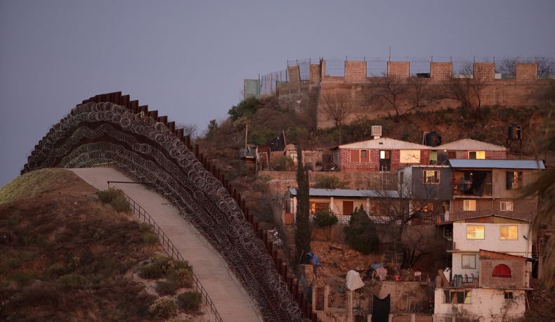 AMN-GEN_TRUMP-MURO-0.jpg