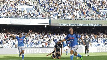 Napoli vence a Spezia y marcha invicto en Serie A italiana