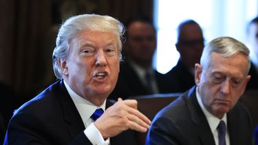 Trump dice que cierre del gobierno será culpa de demócratas