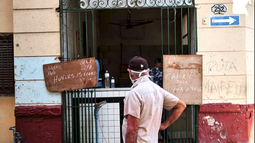 cuba: regimen clausura 45 comercios por no tener habilitados pagos electronicos