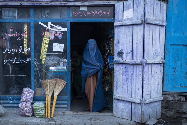Mujeres activistas en Afganistán prometen perseverar