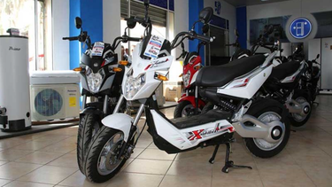 casi 1.000 dolares: eso cuestan las motos electricas vietnamitas que vende el gobierno