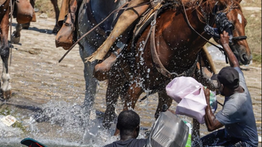 biden tilda de horrorosas las imagenes de la patrulla fronteriza hostigando a migrantes haitianos en texas