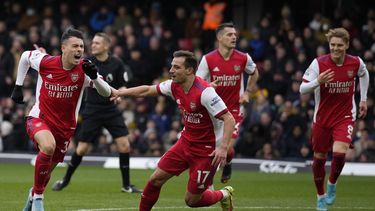 Arsenal supera 3-2 a Watford en la Premier