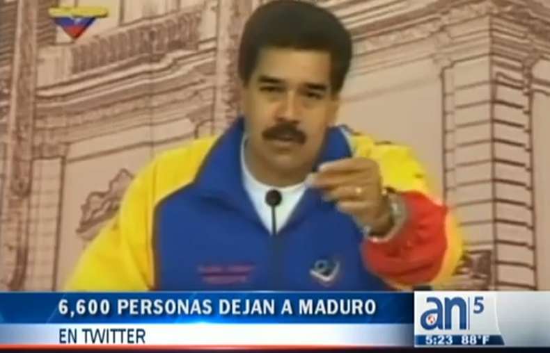 Nicolás maduro esta furioso pero no por la crisis económica que agobia a los venezolanos. El motivo es que dejaron de seguirlo casi siete mil personas en su cuenta de twitter lo que provoco que saliera a denunciar un ataque en su contra.