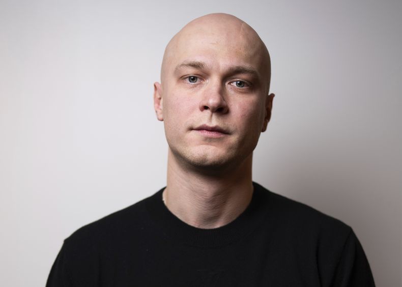 El actor ruso Yura Borisov, de la película Anora, posa para un retrato el viernes 14 de febrero de 2025 en Londres. (Foto Scott A Garfitt/Invision/AP)