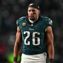 ARCHIVO - Foto del 11 de enero del 2026, el corredor de los Eagles de Filadelfia Saquon Barkley sale del campo durante el medio tiempo del encuentro de comodín ante los 49ers de San Francisco. (AP Foto/Terrance Williams, Archivo)