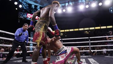 Charlo noquea a Castaño y unifica títulos superwelter