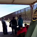 Autoridades estadounidenses destruyeron campamento improvisado de migrantes en la frontera sur