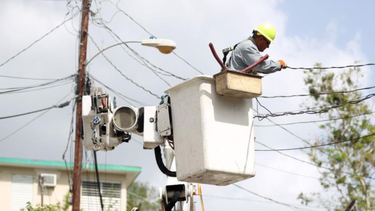 unos 460,000 abonados siguen sin energia electrica