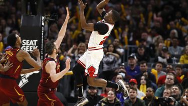 LaVine logra 25 puntos; Bulls se imponen a Cavs