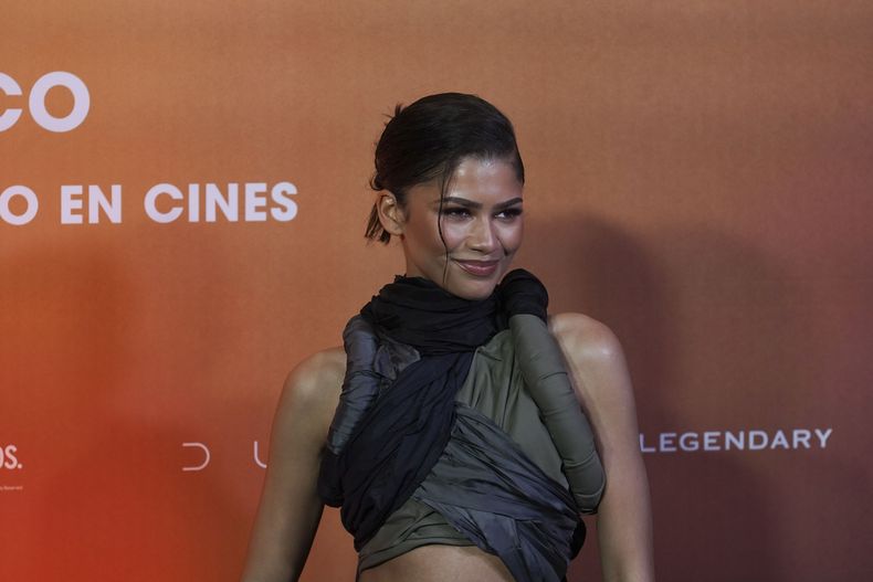 La actriz estadounidense Zendaya posa en una sesión fotográfica para promover la película Dune: Part Two en la Ciudad de México el lunes 5 de febrero de 2024. (Foto AP/Marco Ugarte)