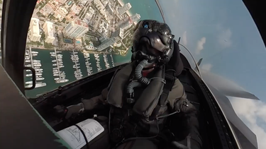 video: acrobacia aerea en las costas de miami beach grabada desde la cabina de un caza f-35