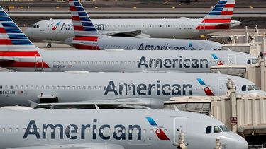 american airlines cancela mas de 600 vuelos  este domingo